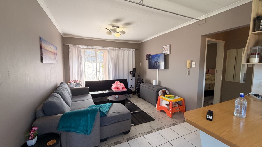 2 Bedroom Property for Sale in Kannoniers Park North West
